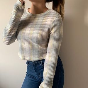 2/$30🌟Urban outfitters cropped sweater